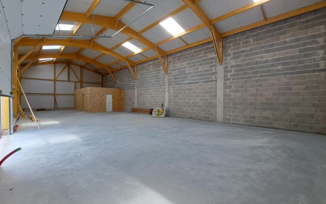 Fond/mur commercial Plélan-le-Grand – réf 35057-L358