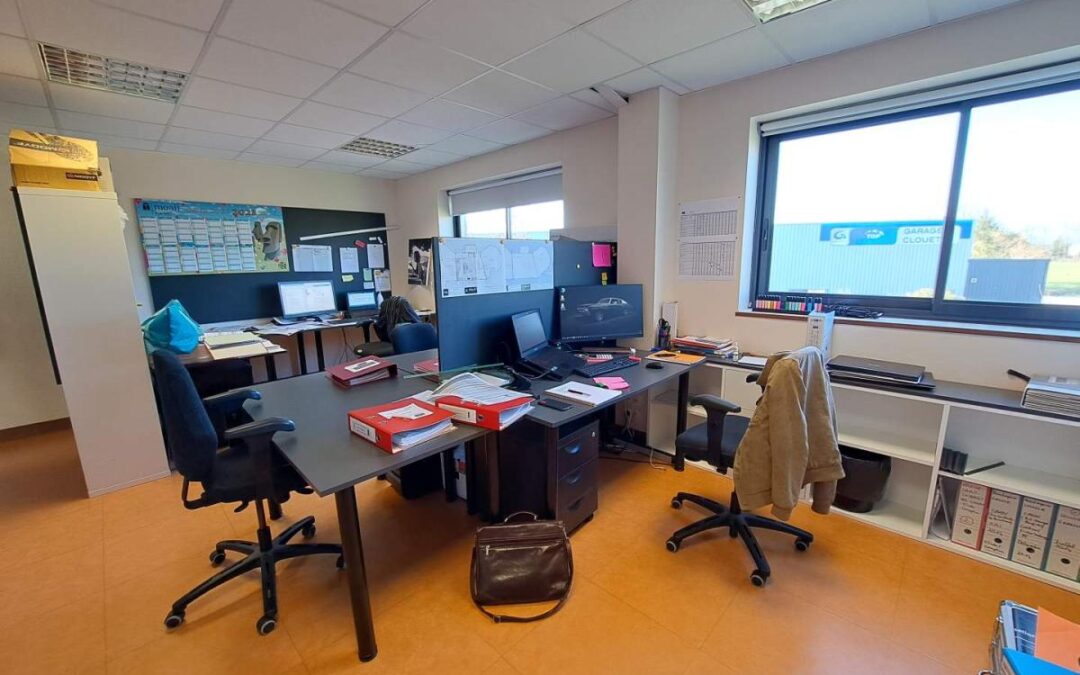 Fond/mur commercial Plélan-le-Grand – réf 35057-792